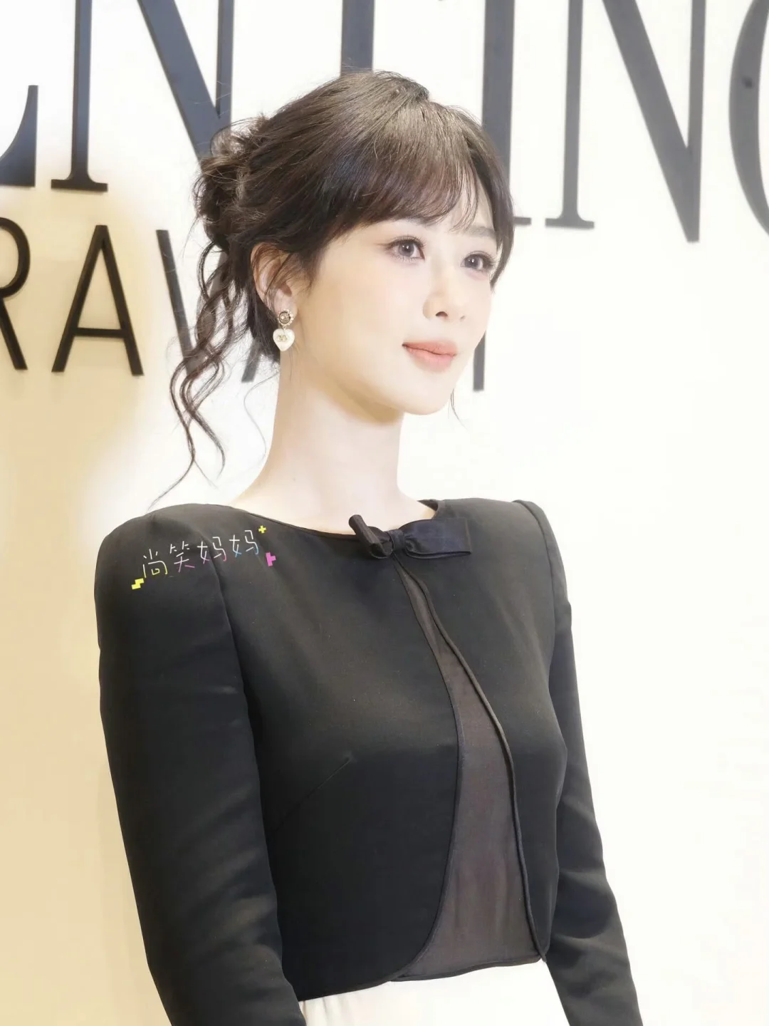 竟然才发现杨紫的脖子好修长