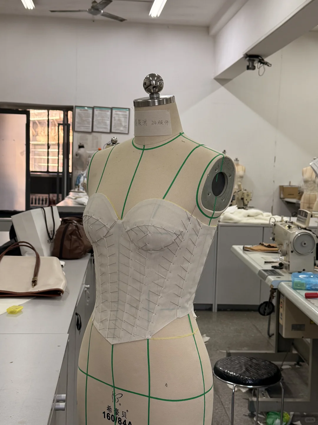 法式紧身胸衣立裁