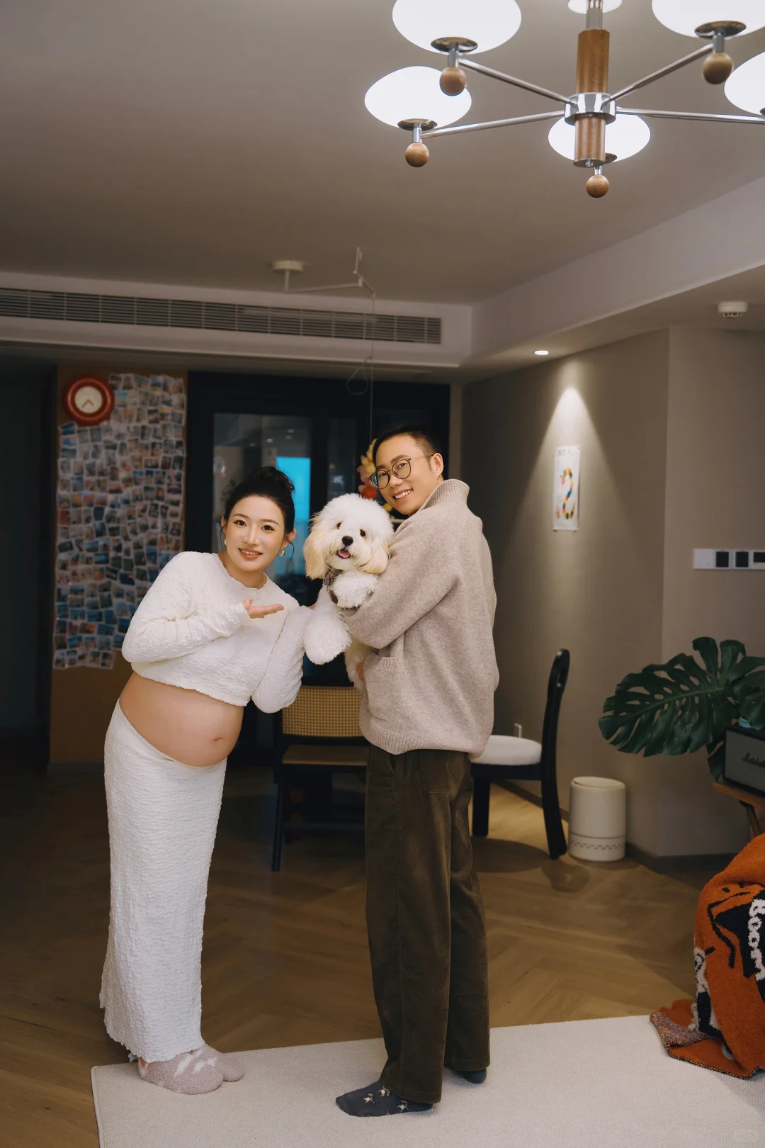 自然温馨的孕妇照当然要在家里拍啦