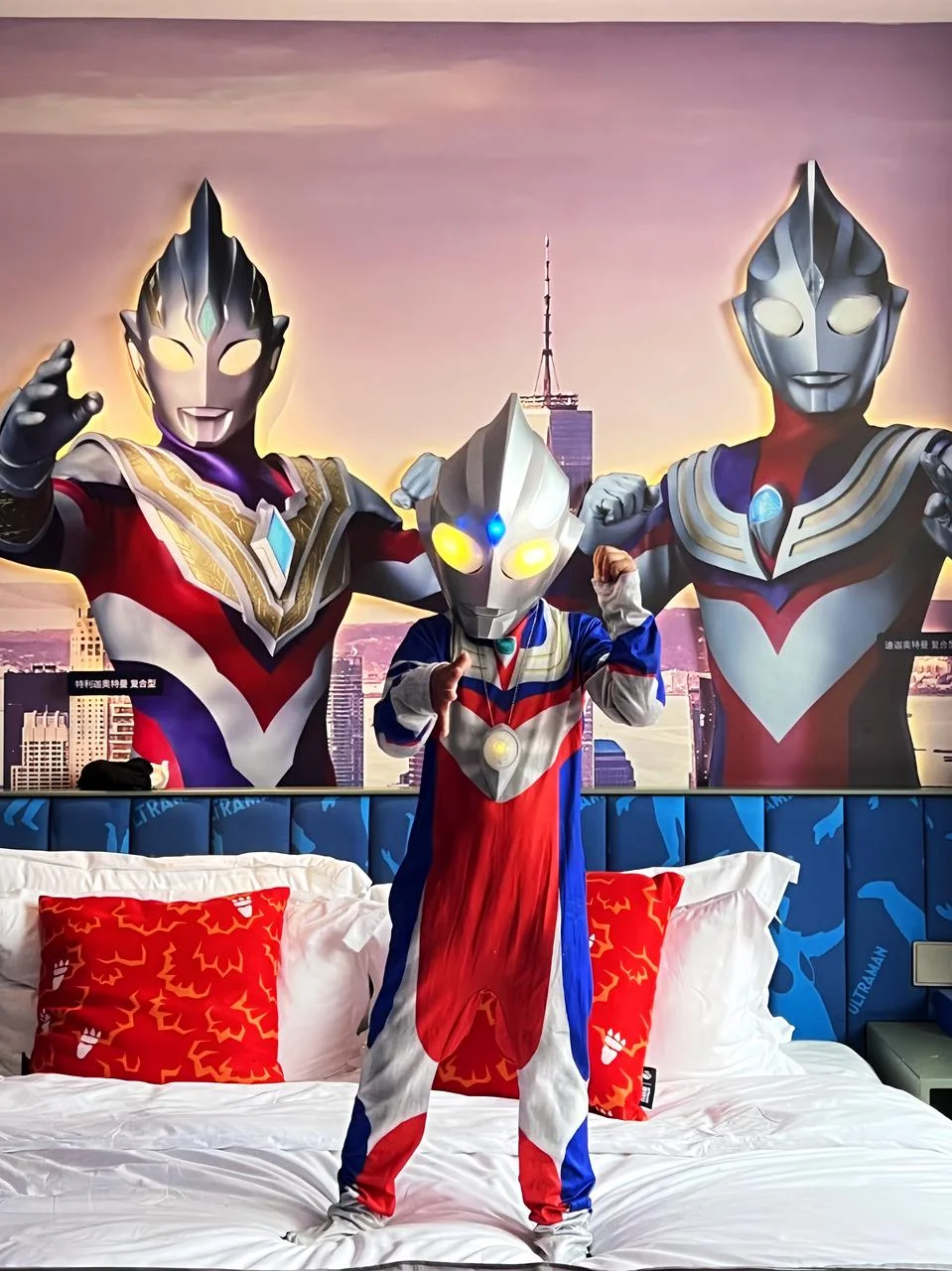 周末入住上海奥特曼酒店，带娃开启追光之旅