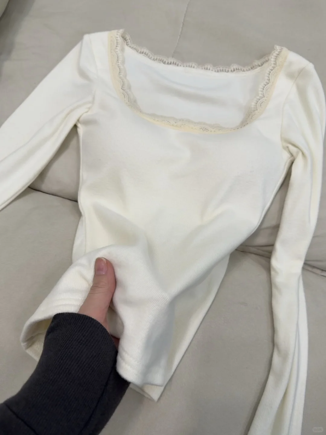 好软糯的奶白色呀～蕾丝好纯欲 谁穿谁好看