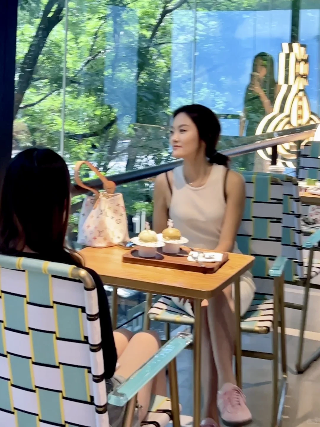 做大姐姐的一天