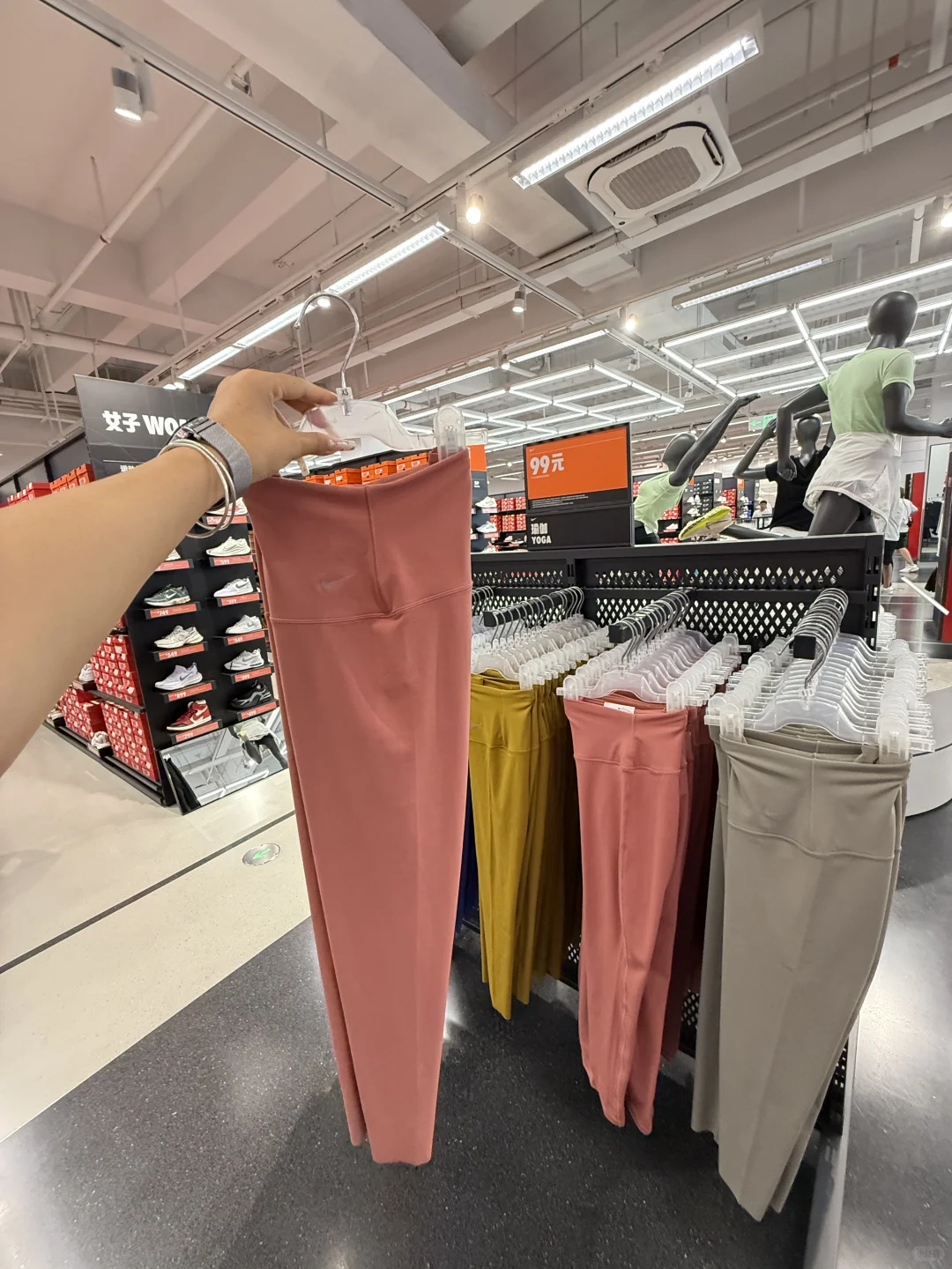 绝了！59元买NIKE瑜伽裤！姐妹们！冲！