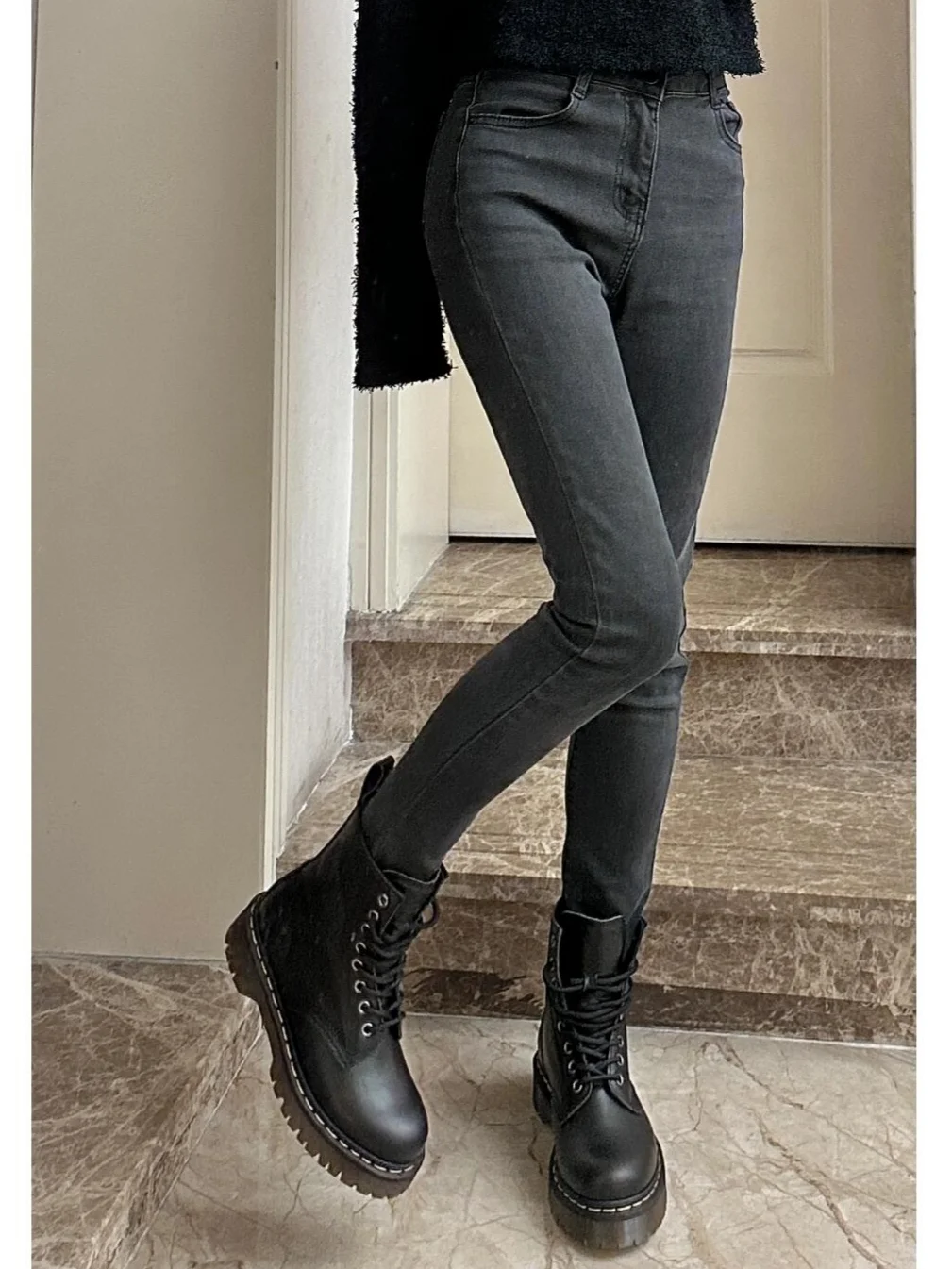 好想把小脚裤焊在腿上