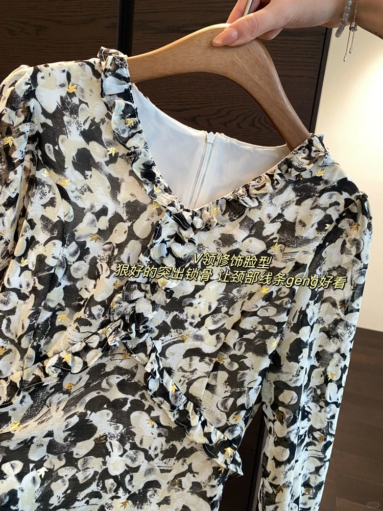 微妙勾勒出姣好的身材曲线哪个女生能够拒绝