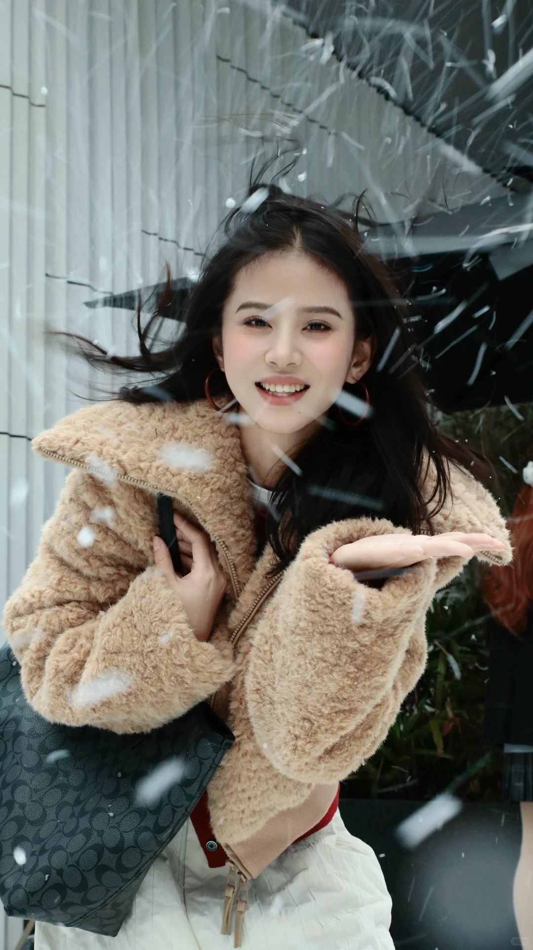 到底是谁在穿skk 家这件毛毛外套！！