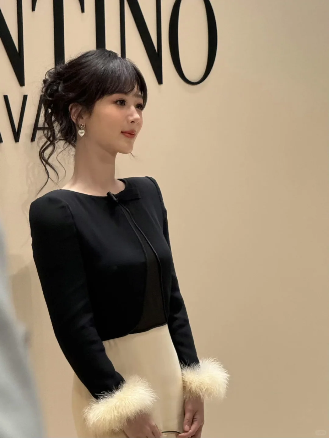 竟然才发现杨紫的脖子好修长