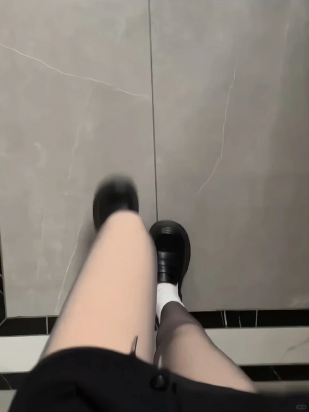 沉溺美腿无法自拔惹