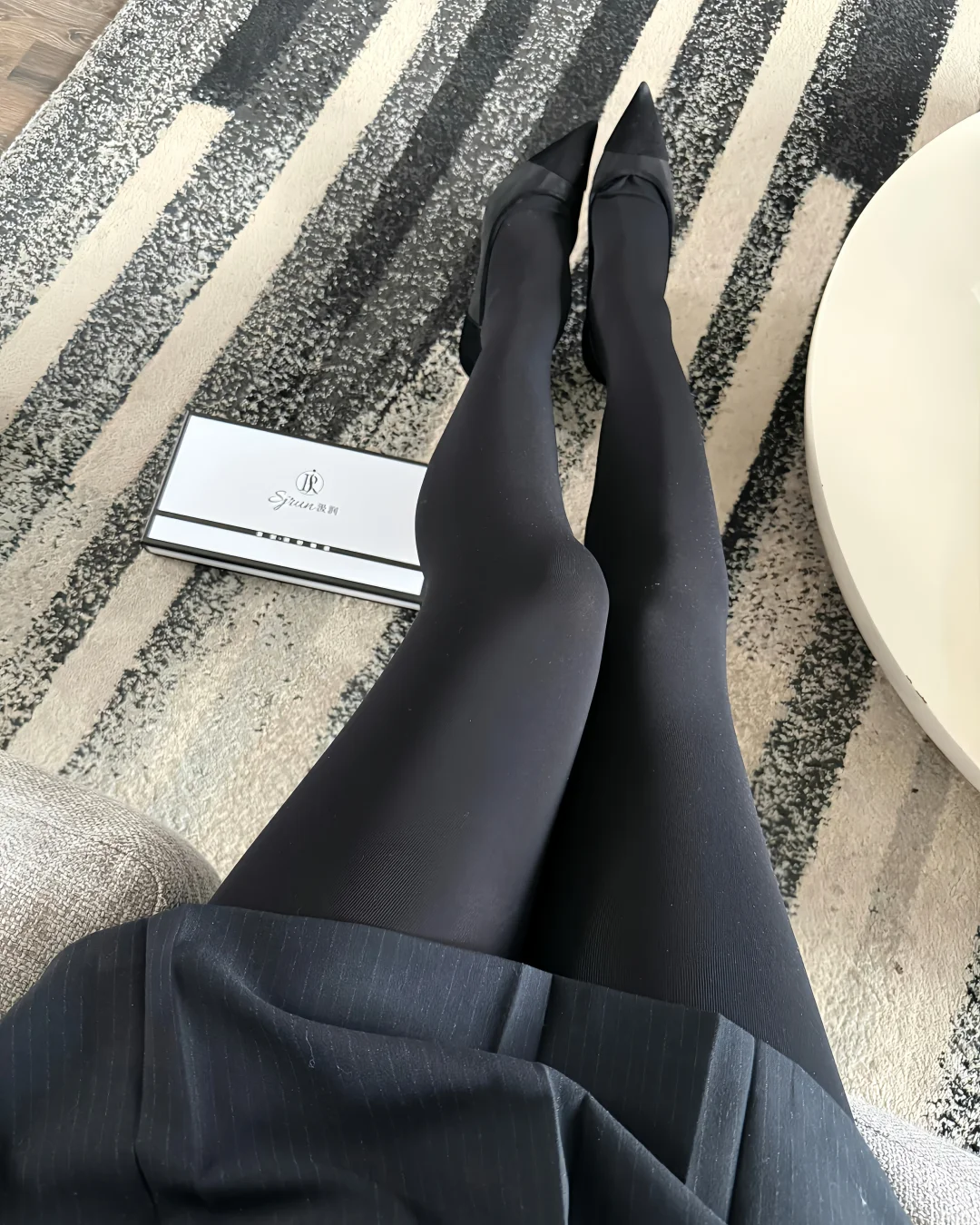 谁懂厚黑的美吖~就是脚臭臭的