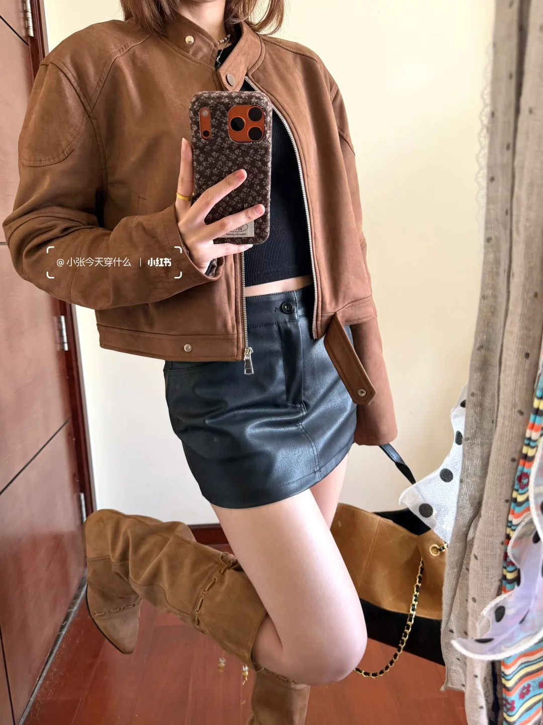 姐感辣妹🤎皮衣搭皮裙也太酷飒了！