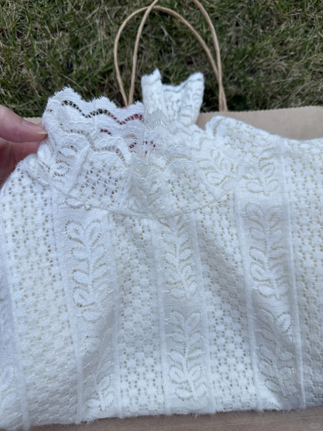 啊啊啊！这件蕾丝打底衫真的绝了……巨显贵！！！