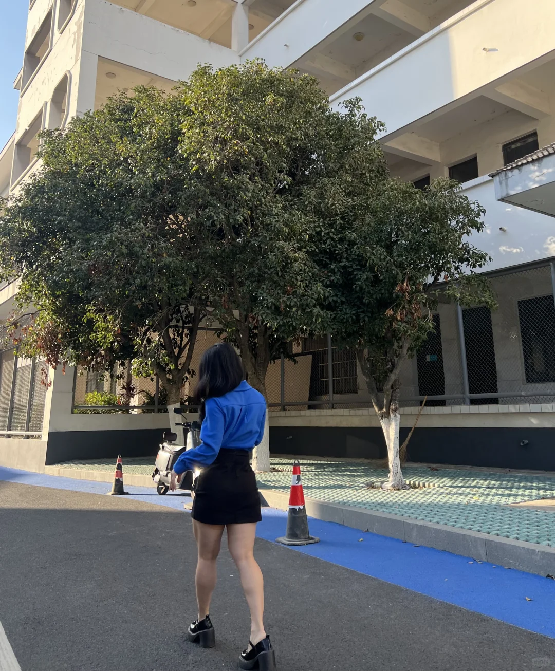 肌肉女不穿健身服是什么样的？