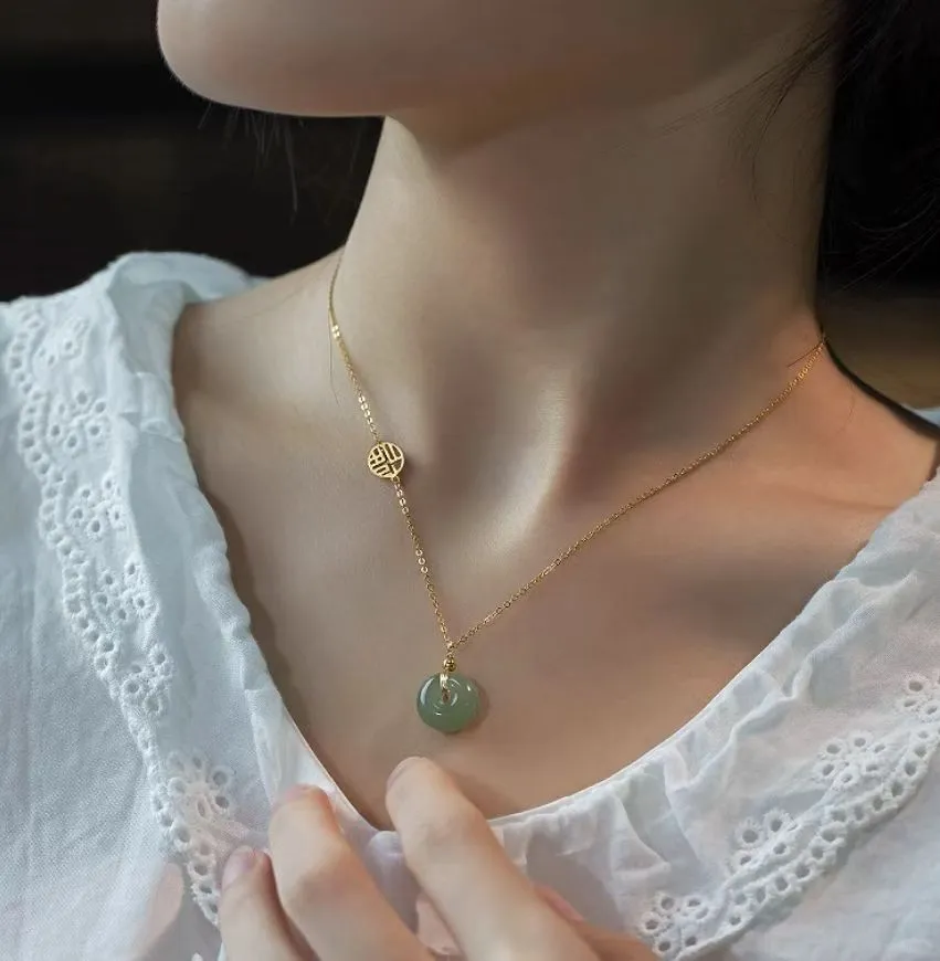 （亏米福利）天然和田玉项链女福牌平安扣锁