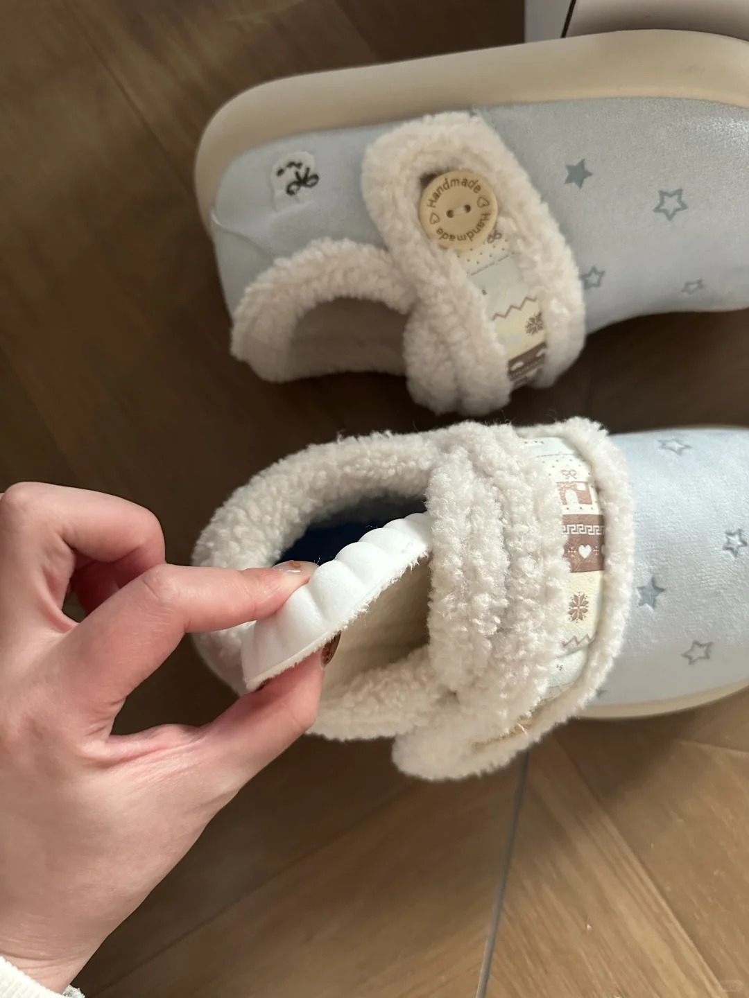 新鲜出炉的费尔岛🐰蓝色小面包棉鞋～～