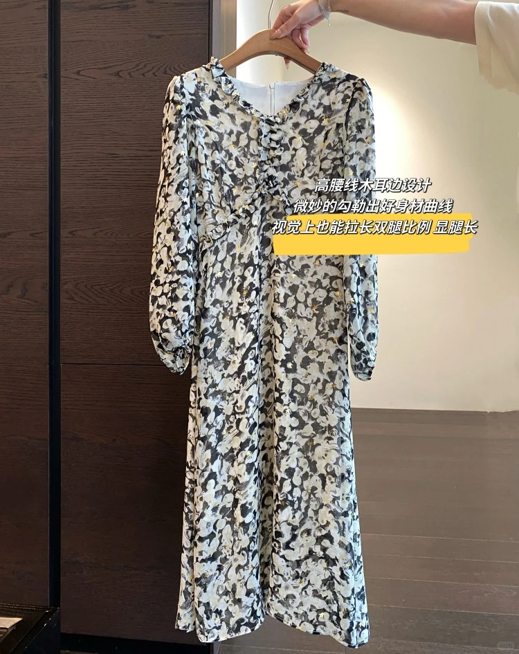 微妙勾勒出姣好的身材曲线哪个女生能够拒绝