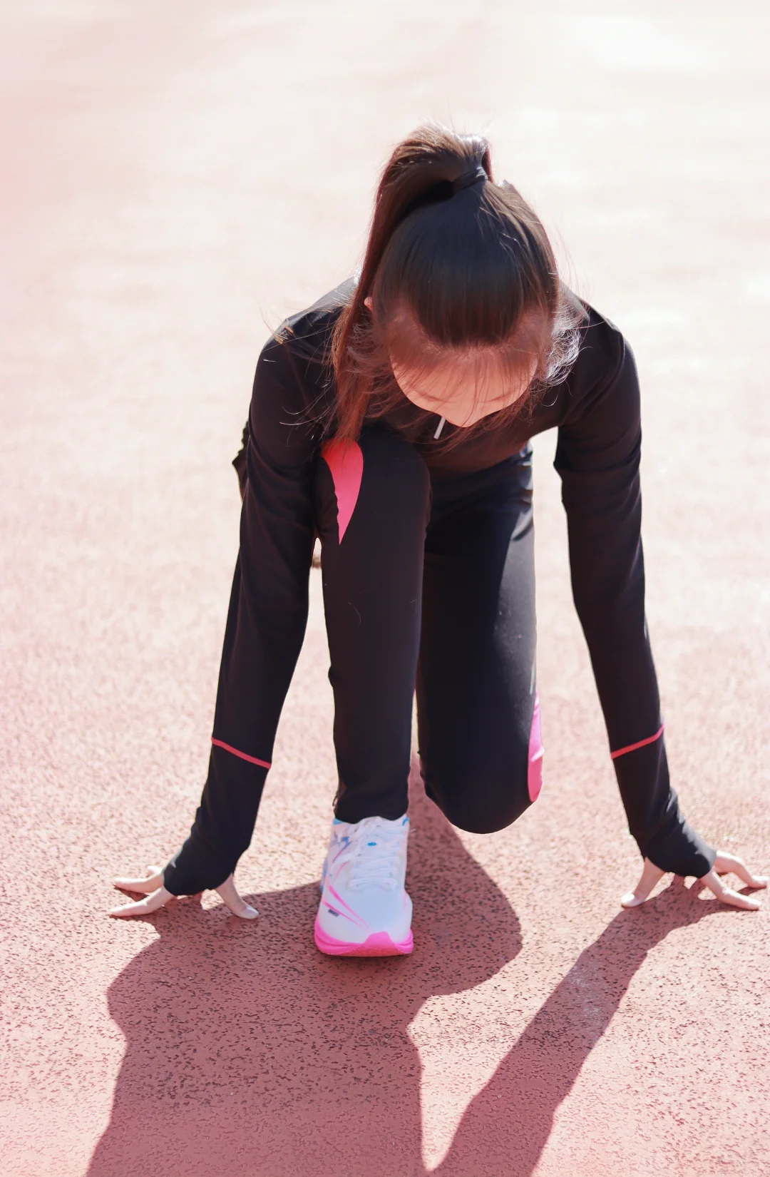 不拍戏的小演员是这样练出大长腿的！