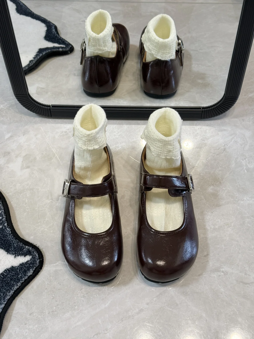 一整个爱住了🥹巧克力色的复古玛丽珍🍫