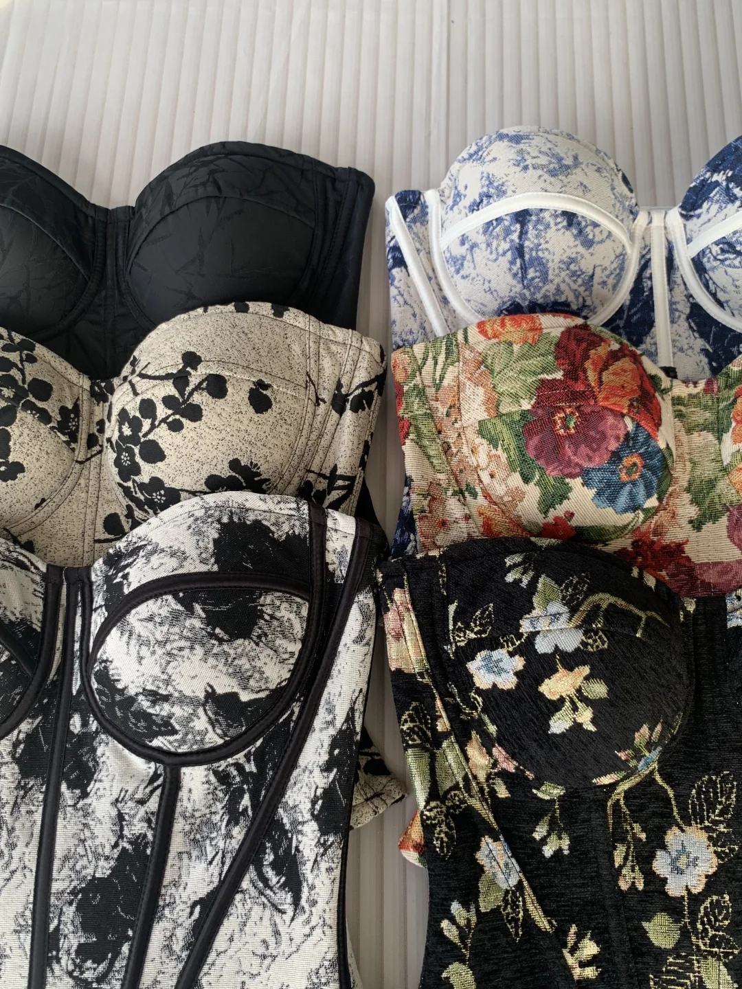 新中式｜巨显瘦的鱼骨胸衣，拍照必出片系列～