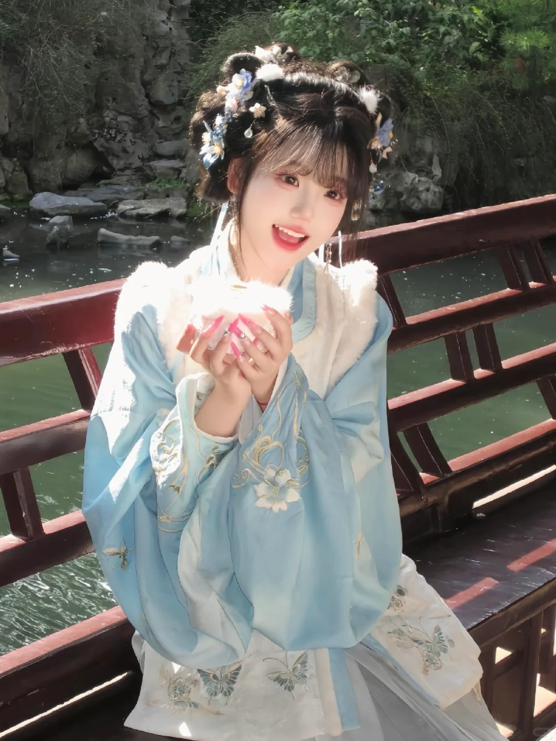 冬季款式汉服来啦，妆造全包仅需145还有摄