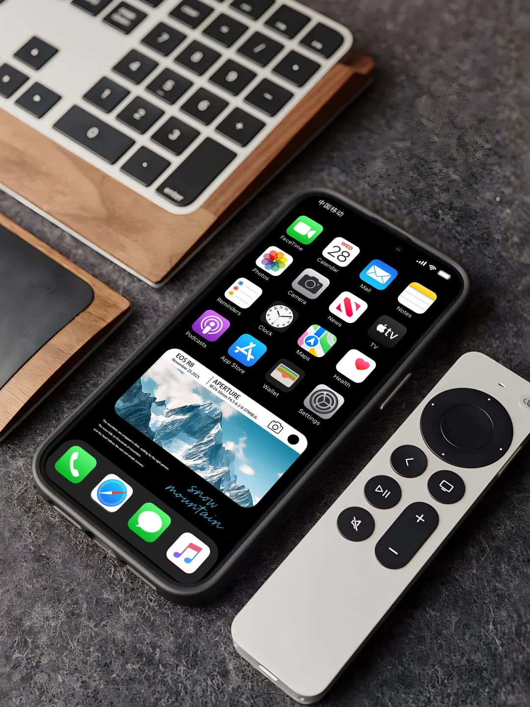 听说大家喜欢这种配色的壁纸～