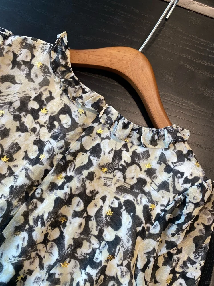 微妙勾勒出姣好的身材曲线哪个女生能够拒绝