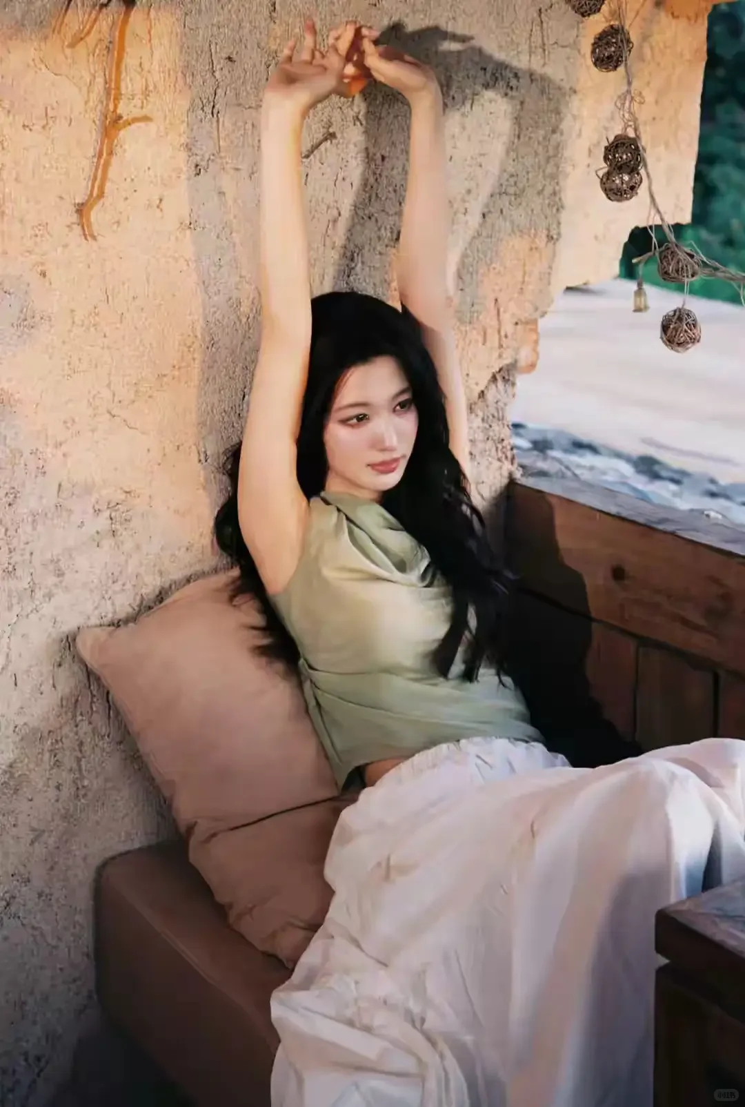 神仙姐姐王楚然不同风格穿搭真是女人味十足