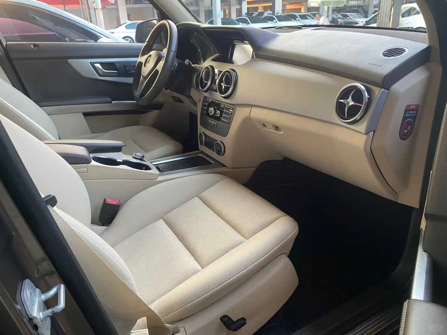 03女生的复古浪漫｜瓜子拿下奔驰GLK