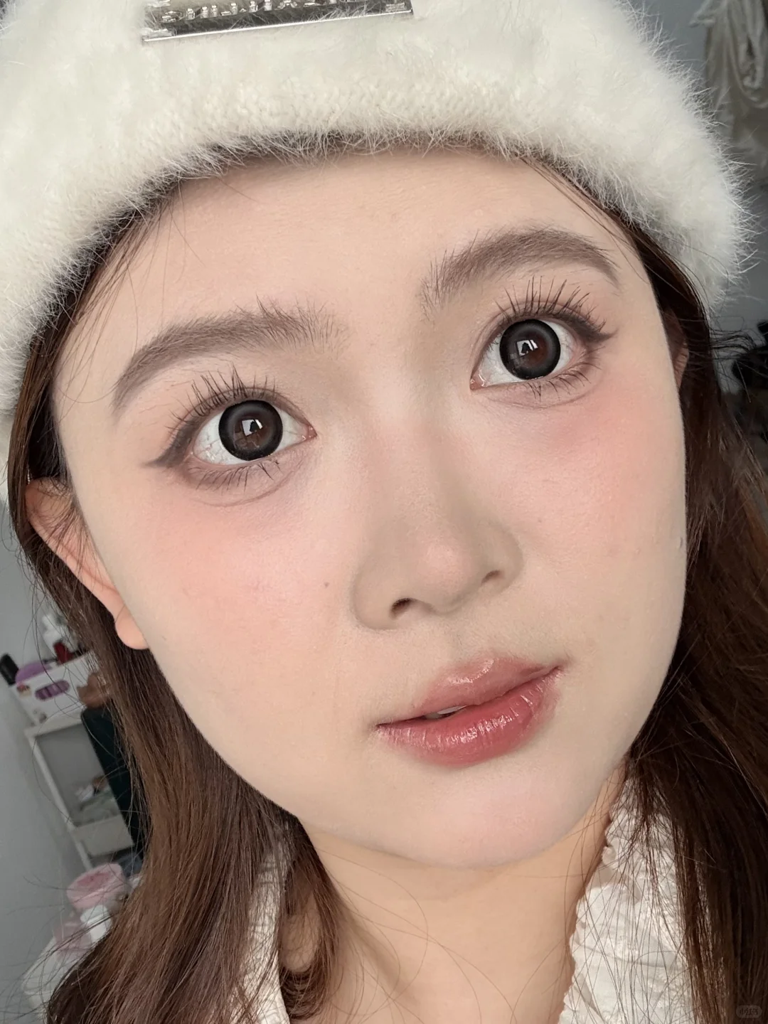 当方圆脸学会放大五官的量感，你就会发现…