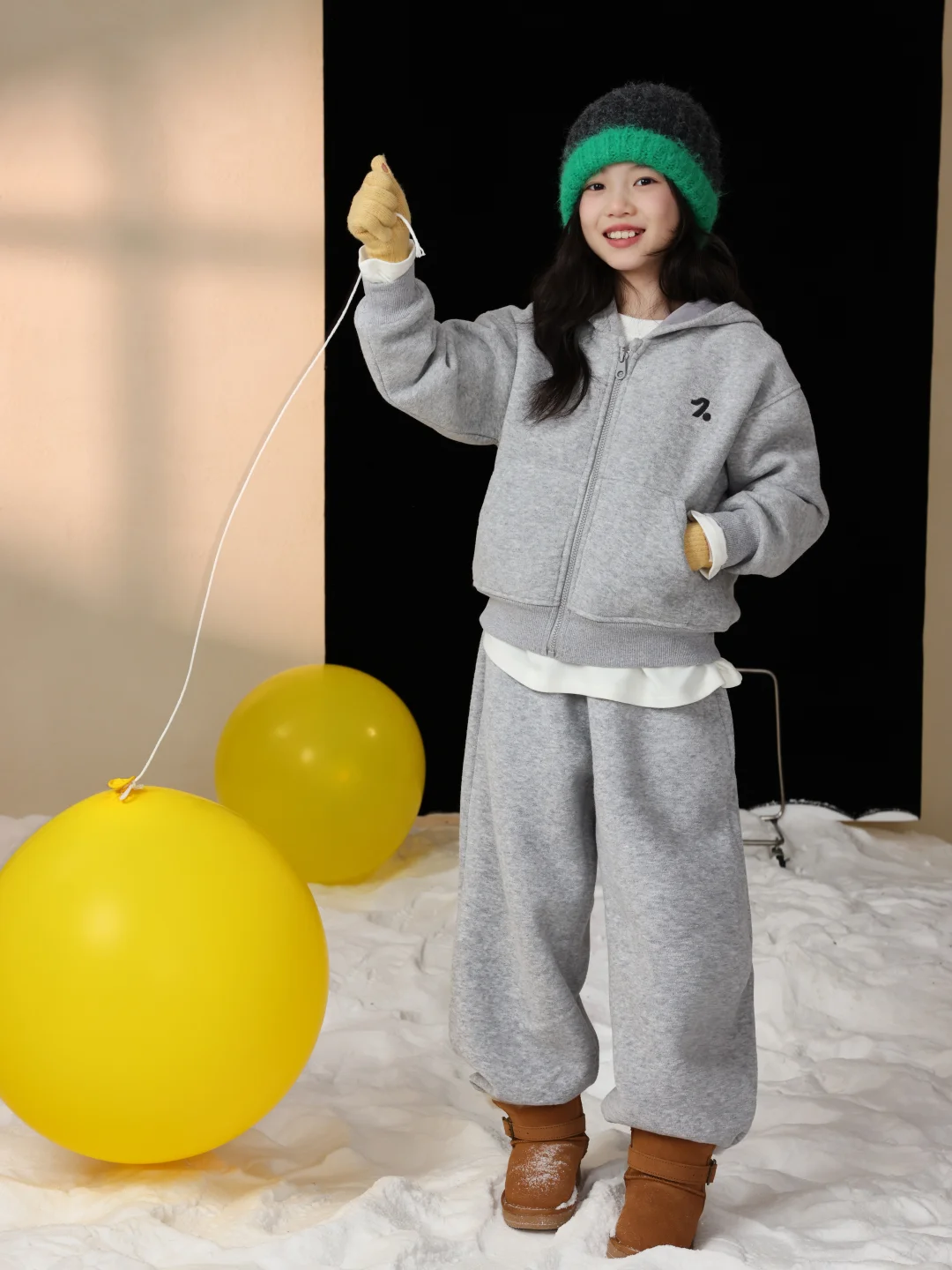 🧤灰色运动套装也能穿出元气甜妹感！