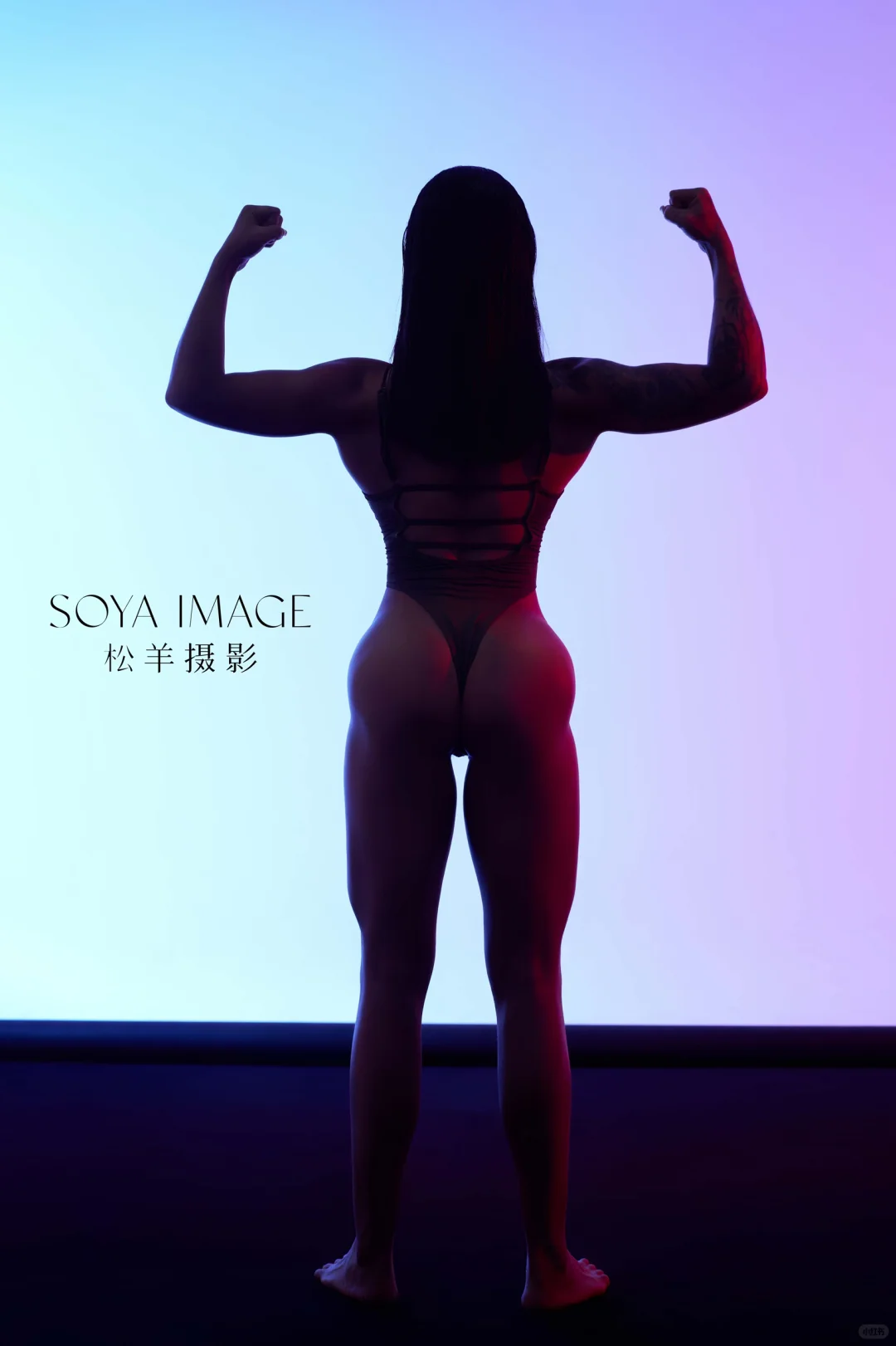 肌肉女孩健身写真真的帅