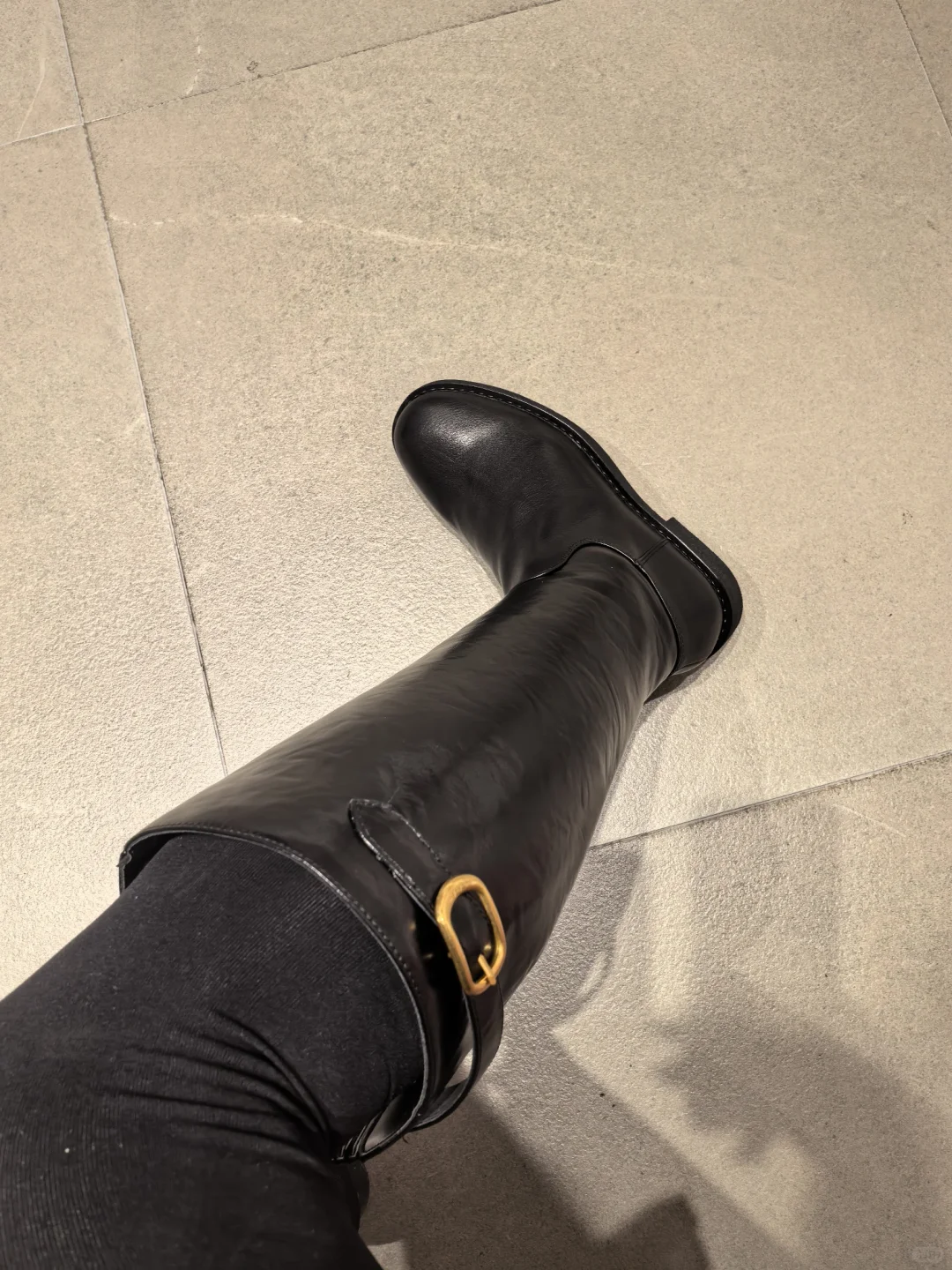 刘亦菲们，粗腿不配穿长靴吗？有合适推荐下！