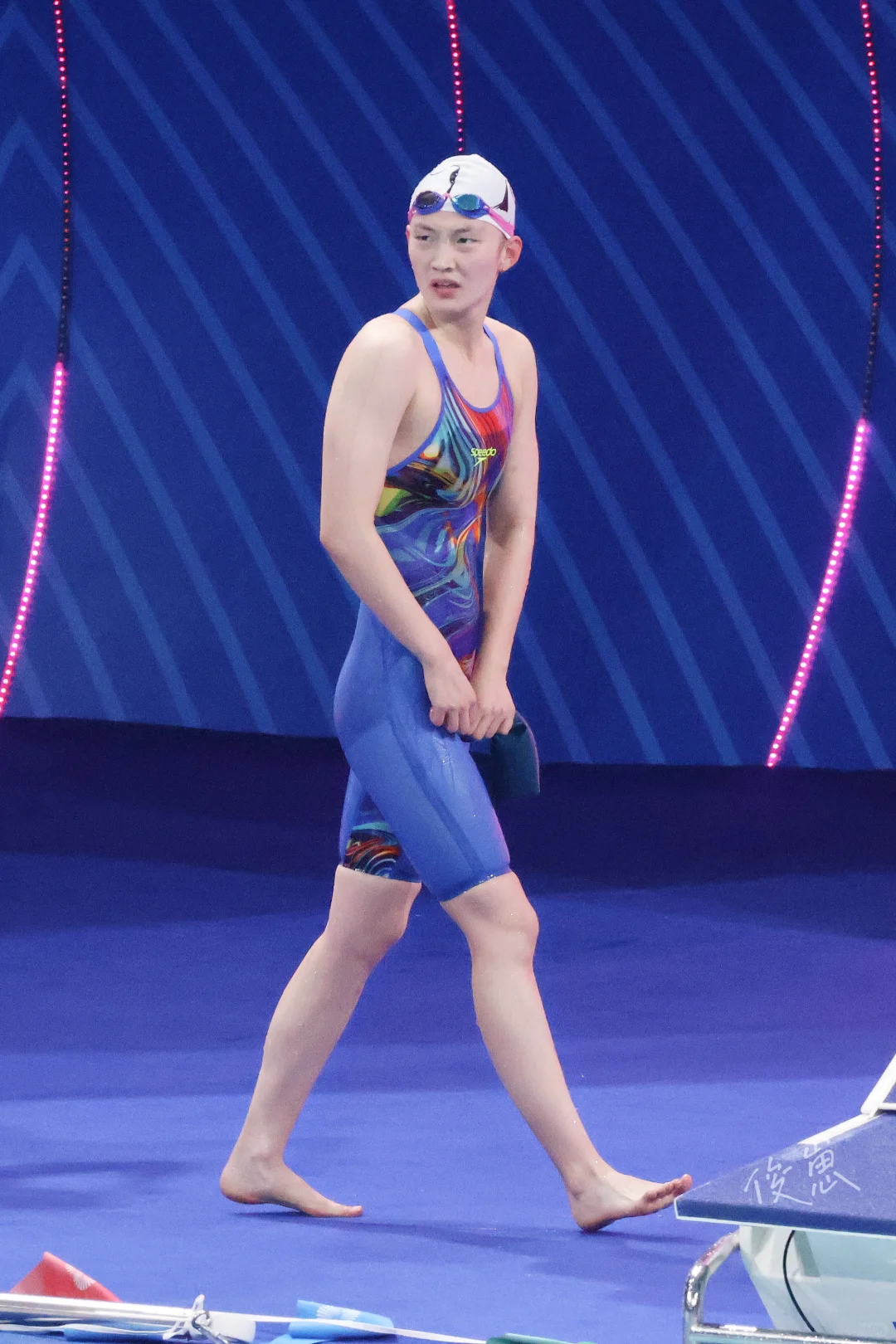 当冰洁看完大家800自的成绩后，表情如上😠