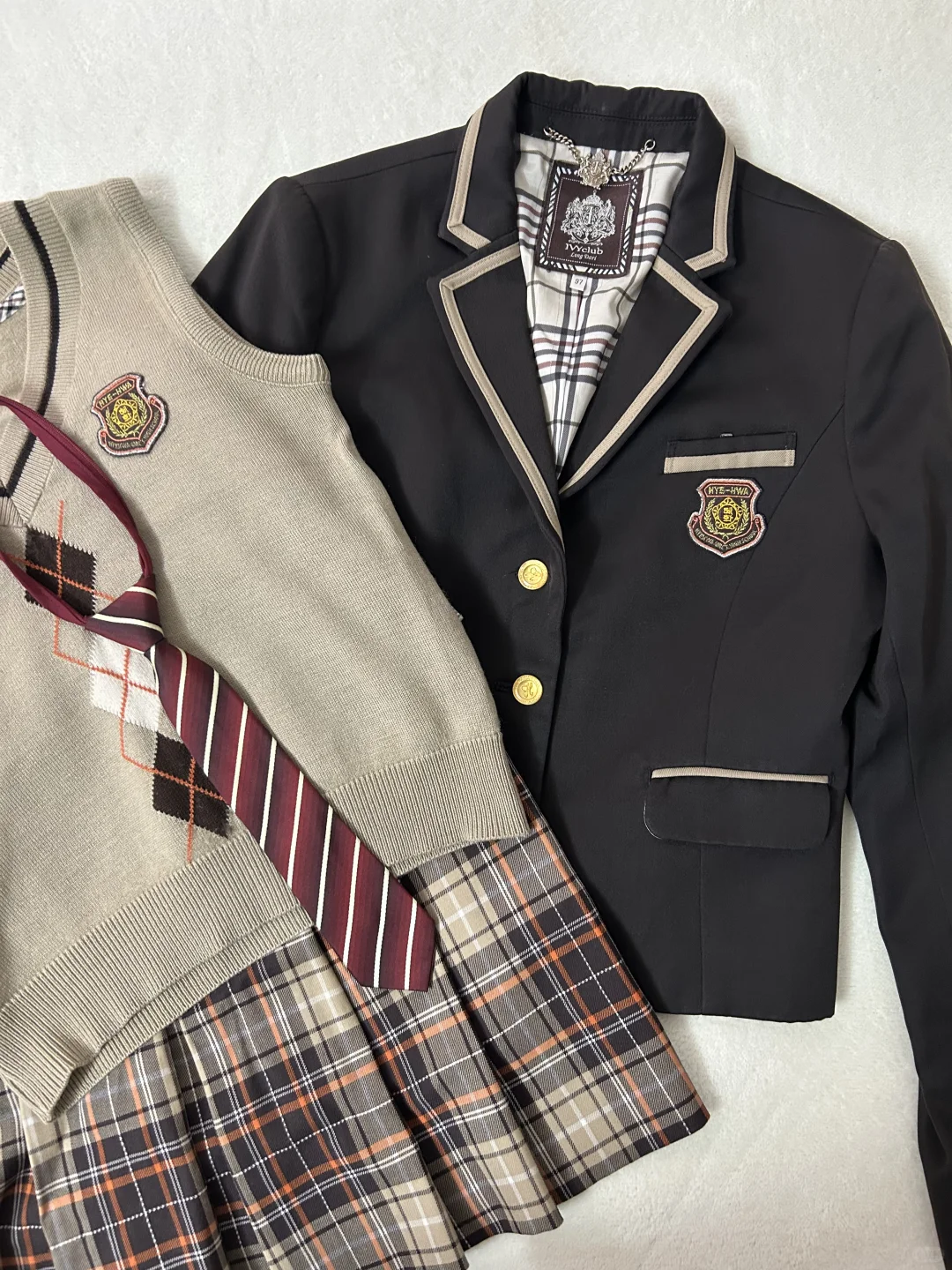 和tw小熊联名过的校服——釜山惠化女高