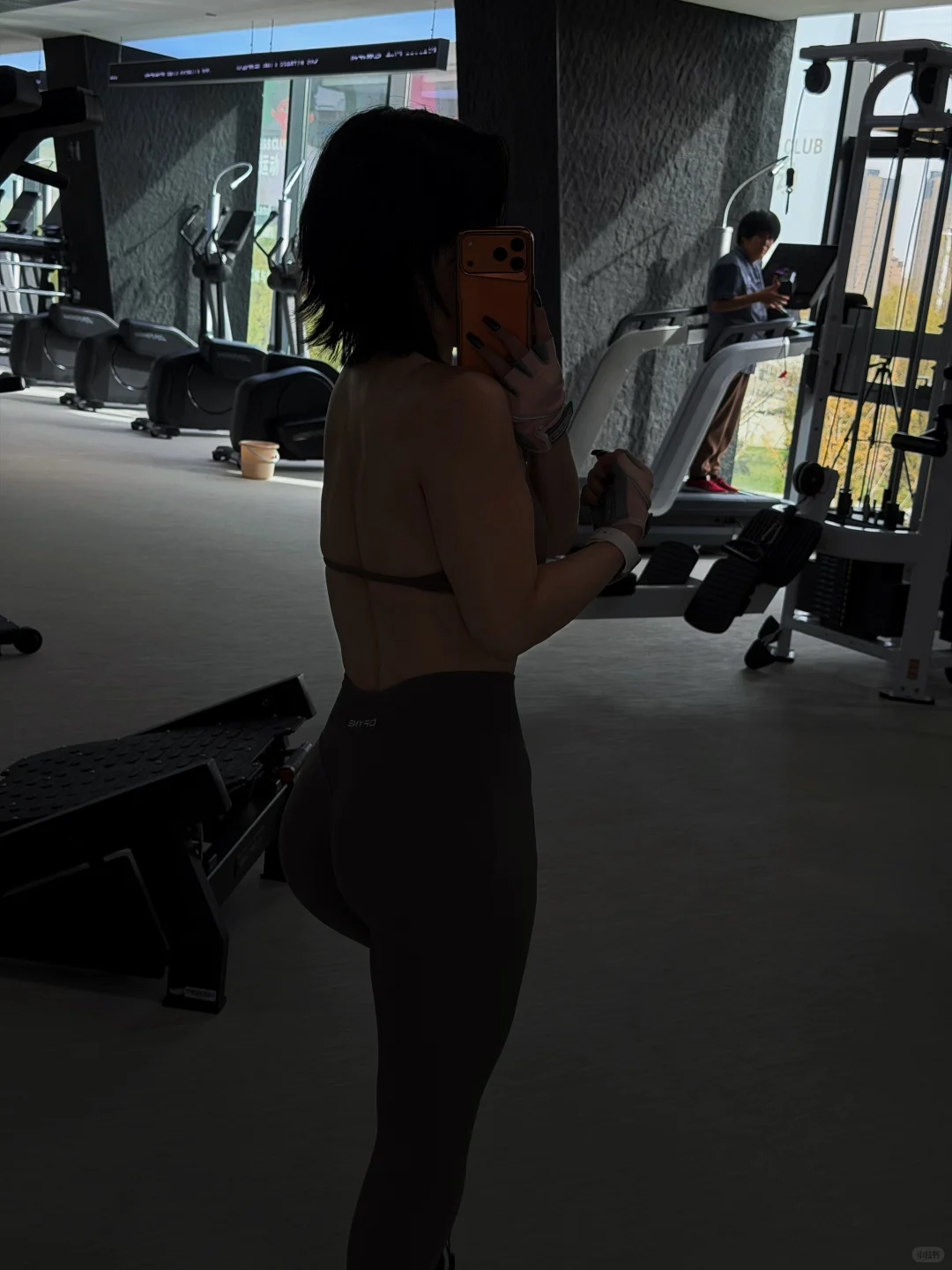 163，52kg，这背可还行？