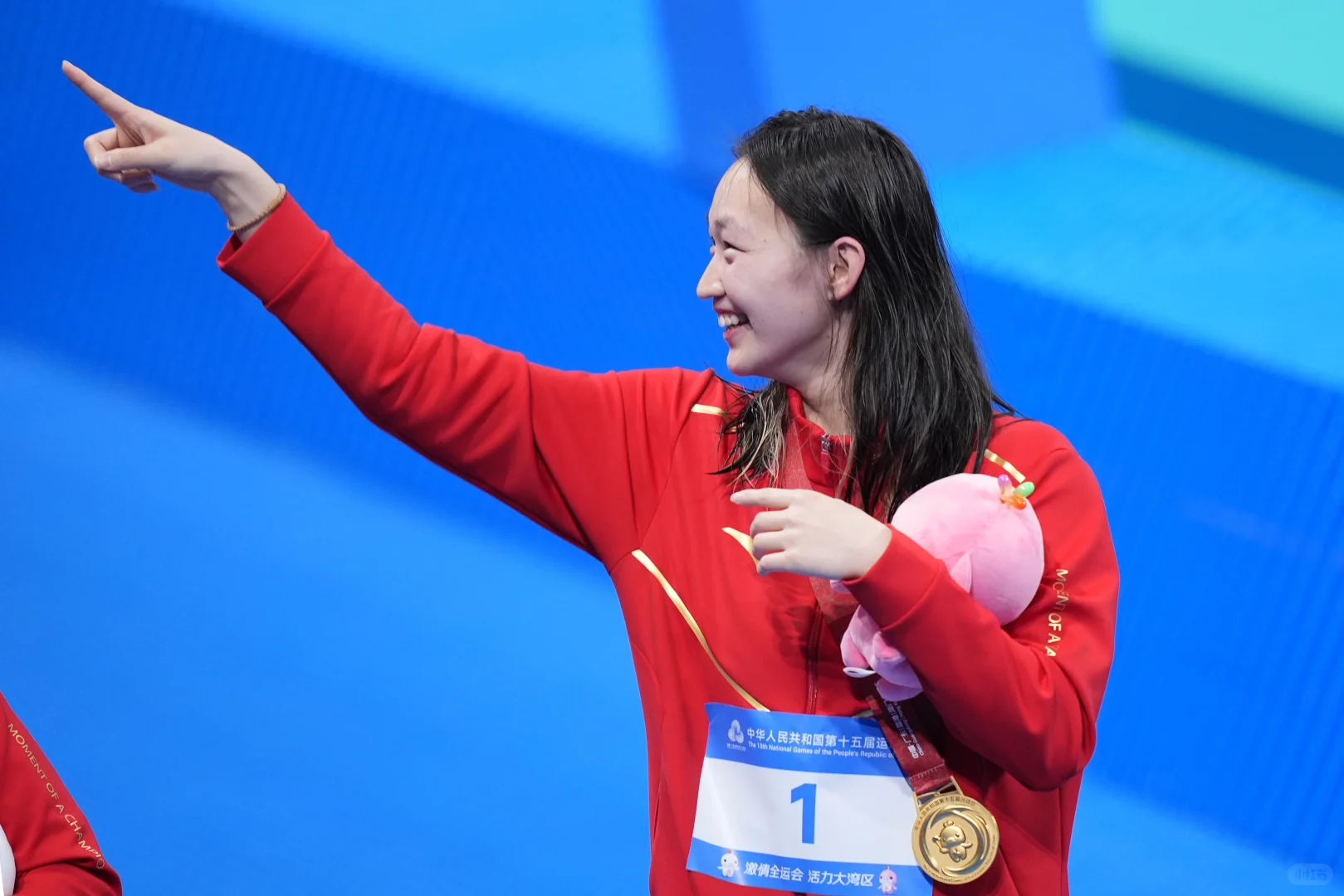 女800自金牌李冰洁 银牌毛奕菡 铜牌高唯中