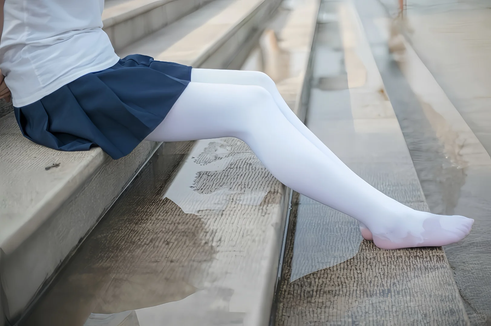 森萝系列 — 户外白丝