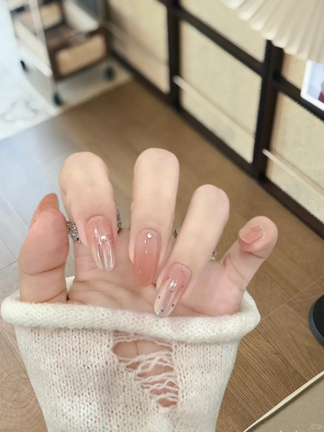 秋冬纯欲天花板～蜜桃渐变🍧波点美甲！