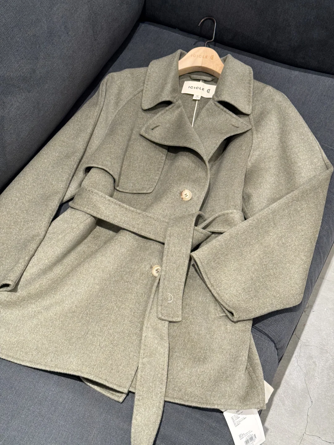 之禾 上海虹桥天地 女士折扣外套