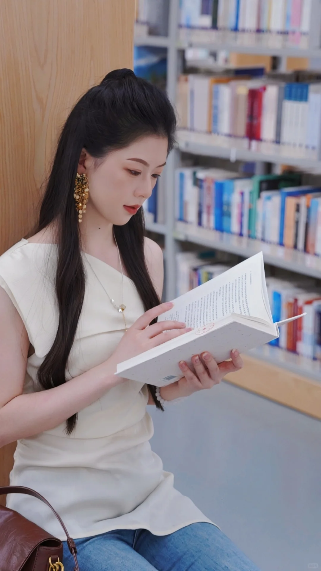 是你图书馆会偶遇的古早千金吗？