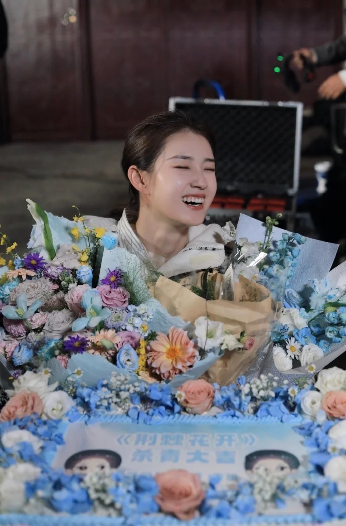 郭宇欣｜📷荆棘花开杀青look 已上线～🎉