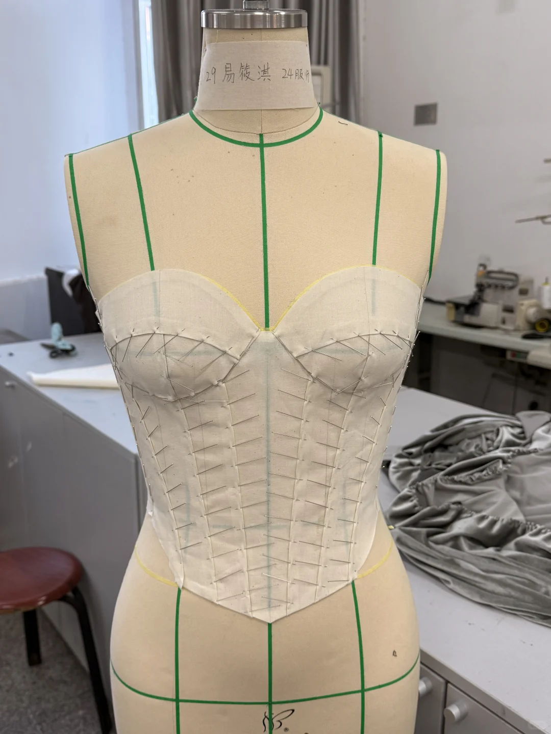 法式紧身胸衣立裁