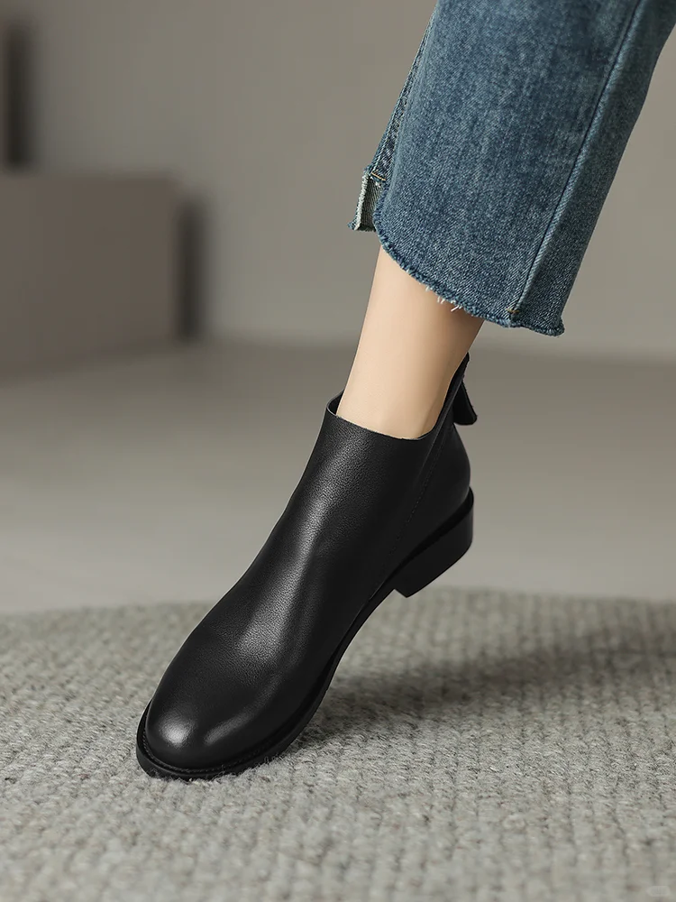 👢复古短靴新宠！通勤穿搭神器