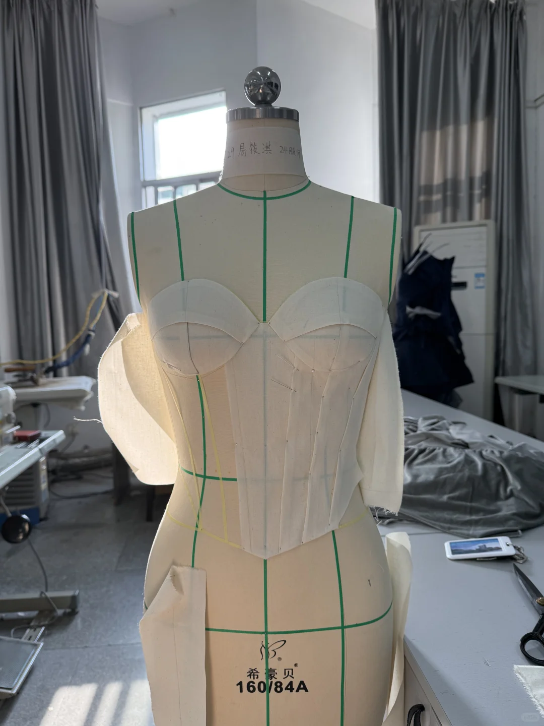 法式紧身胸衣立裁