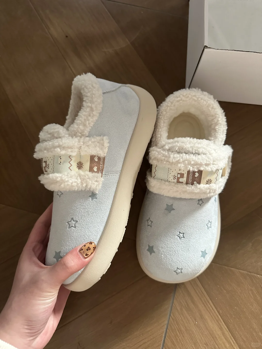 新鲜出炉的费尔岛🐰蓝色小面包棉鞋～～