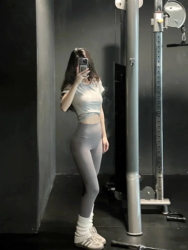 秋冬瑜伽裤穿搭、显瘦必备