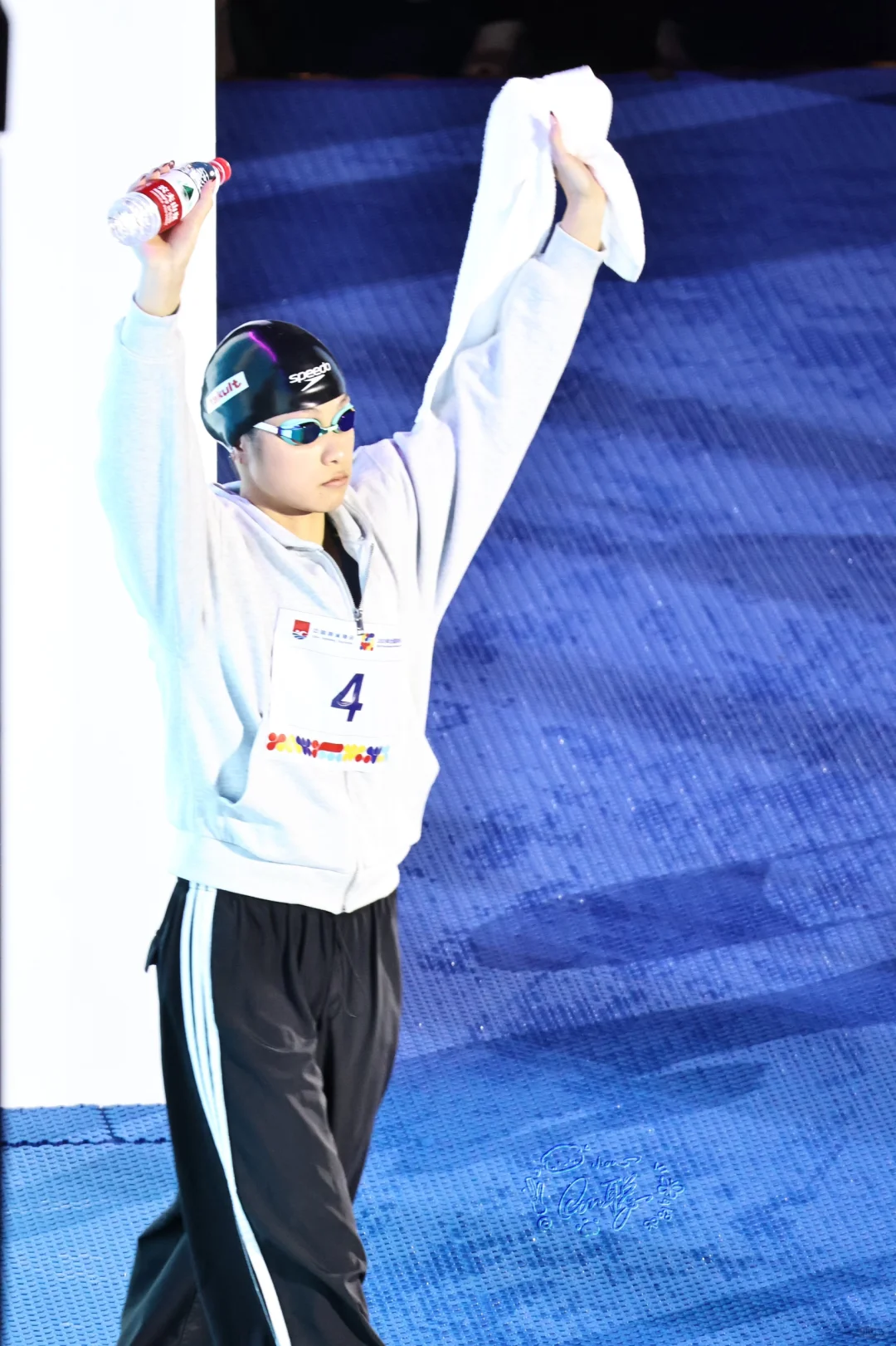 余依婷｜2:09.38后此女获得第二枚金