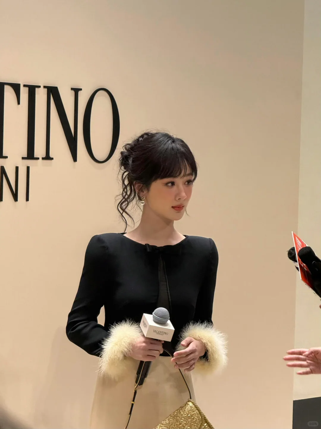 竟然才发现杨紫的脖子好修长