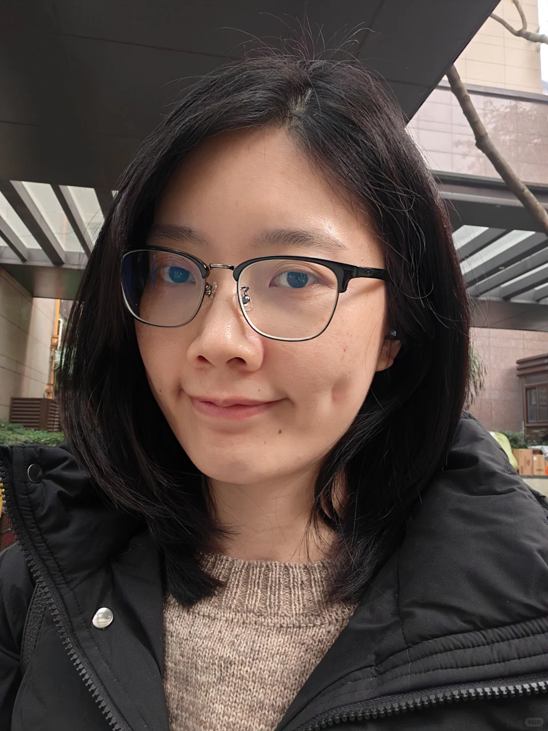 只求实话别安慰，这个女的多少岁？