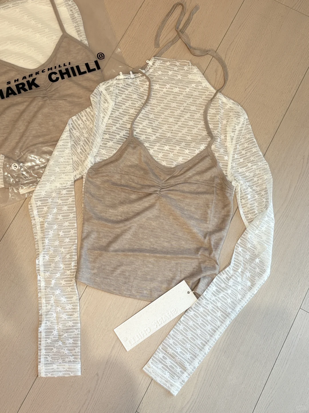 鲨鱼辣椒这个纯欲网纱打底要不要‼️皮草绝配