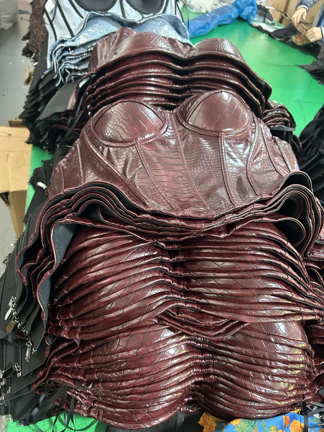 广州｜深耕20年的鱼骨胸衣工厂